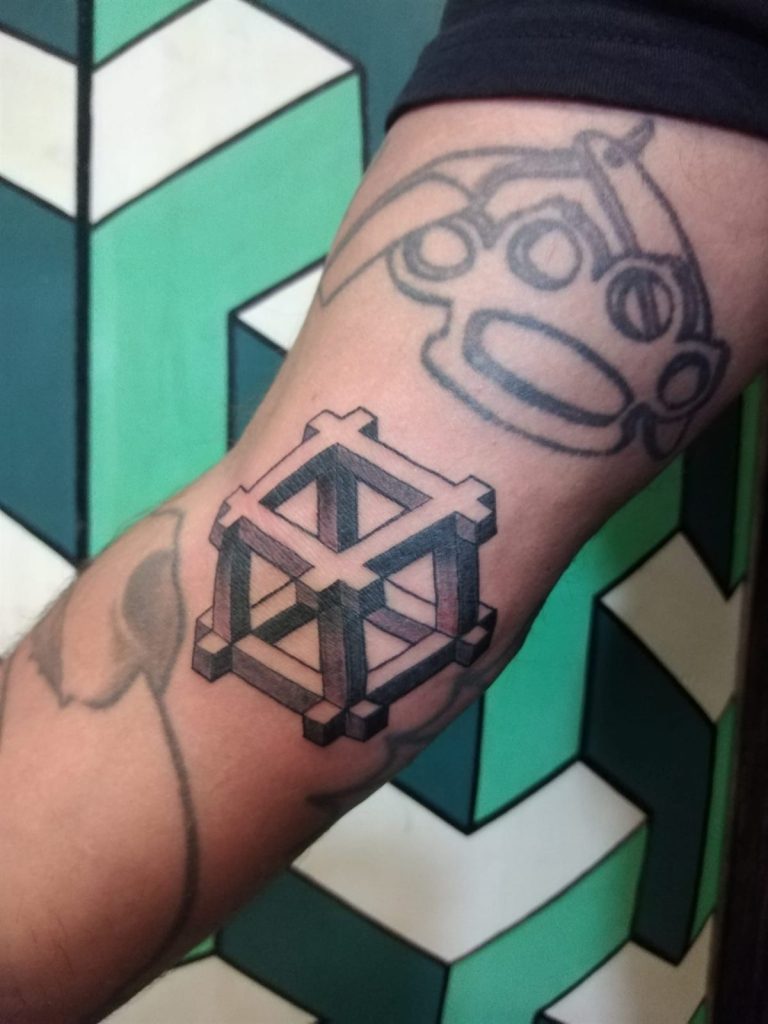 Tatuaggio 105